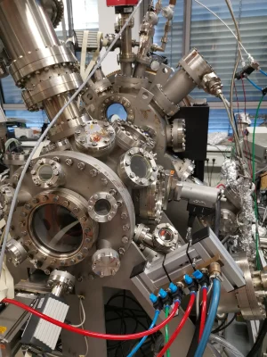 Hamburg - X-Ray Photoelectron Spectrometer Device at DESY